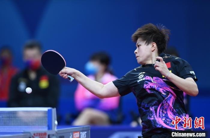 更是以一骑 更是以一骑